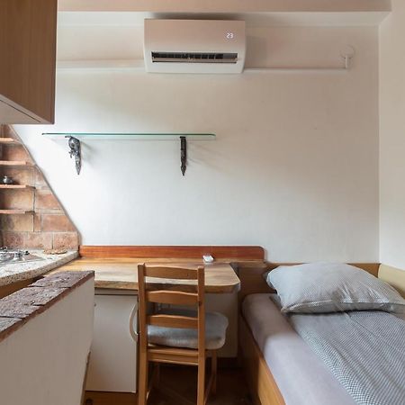Cozy, Bright And Affordable Single Studio - Free Parking ليوبليانا المظهر الخارجي الصورة