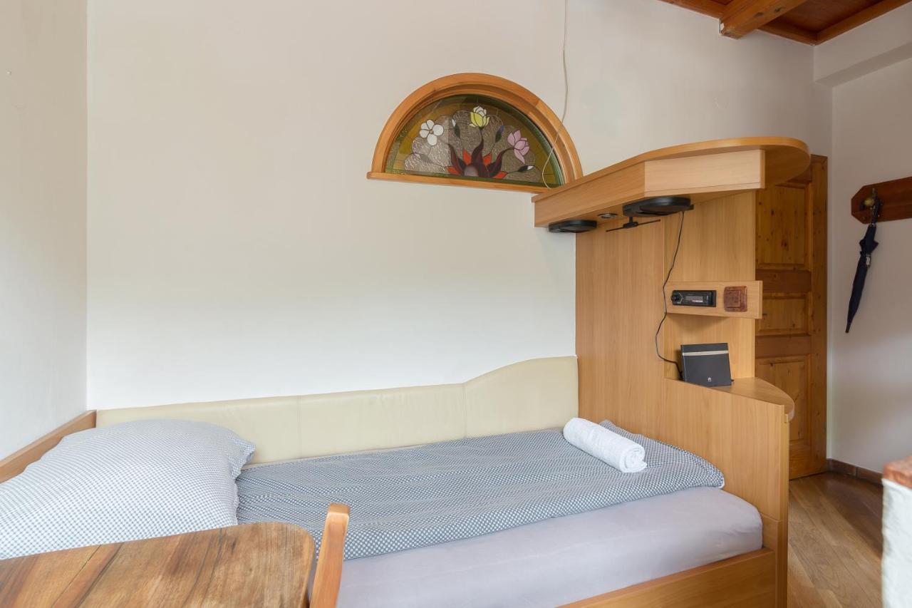 Cozy, Bright And Affordable Single Studio - Free Parking ليوبليانا المظهر الخارجي الصورة
